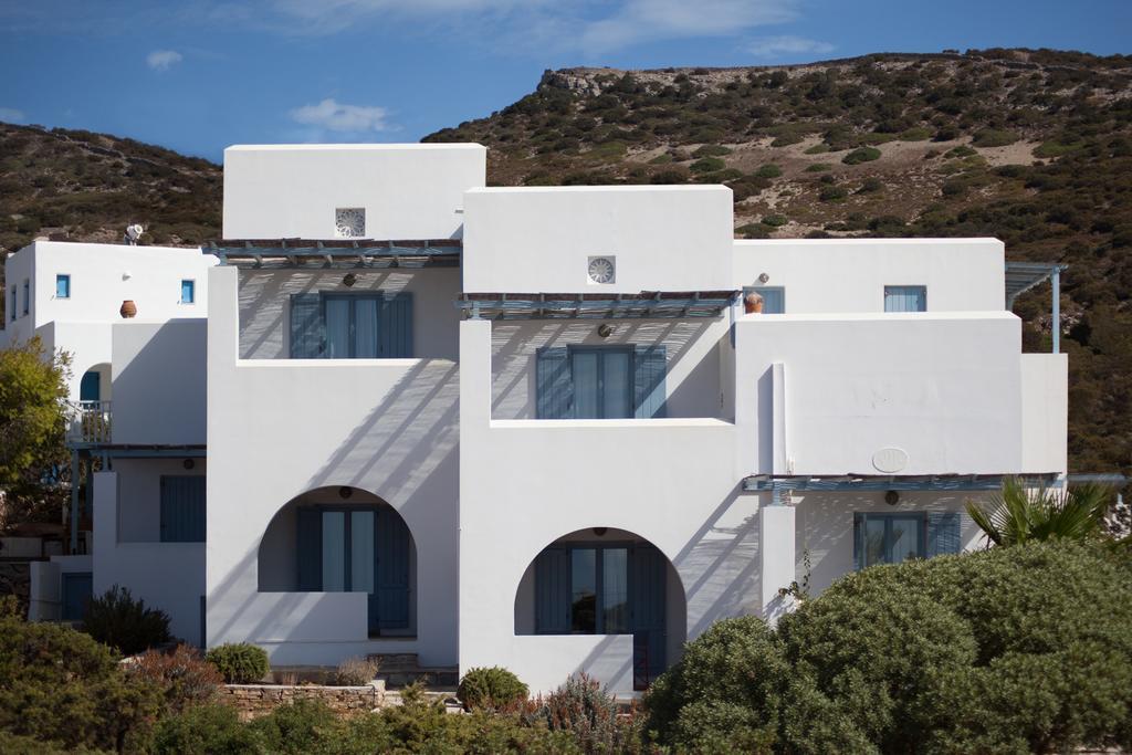 Апартаменты Oliaros Seaside Complex Agios Georgios  Экстерьер фото